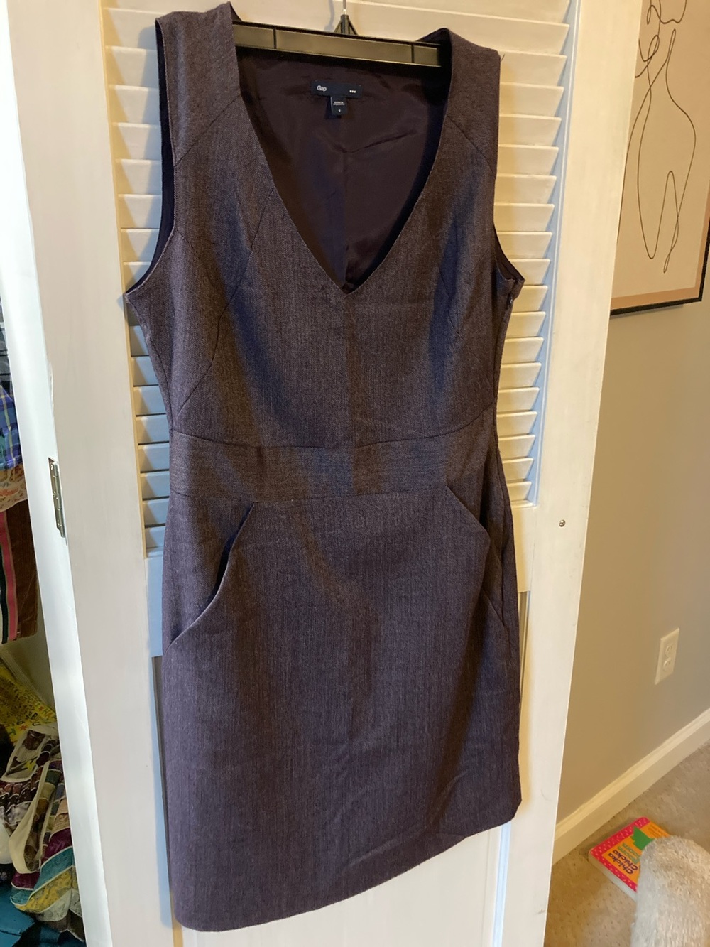 GAP Sleeveless V-Neck Midi Dress in Heathered Gray